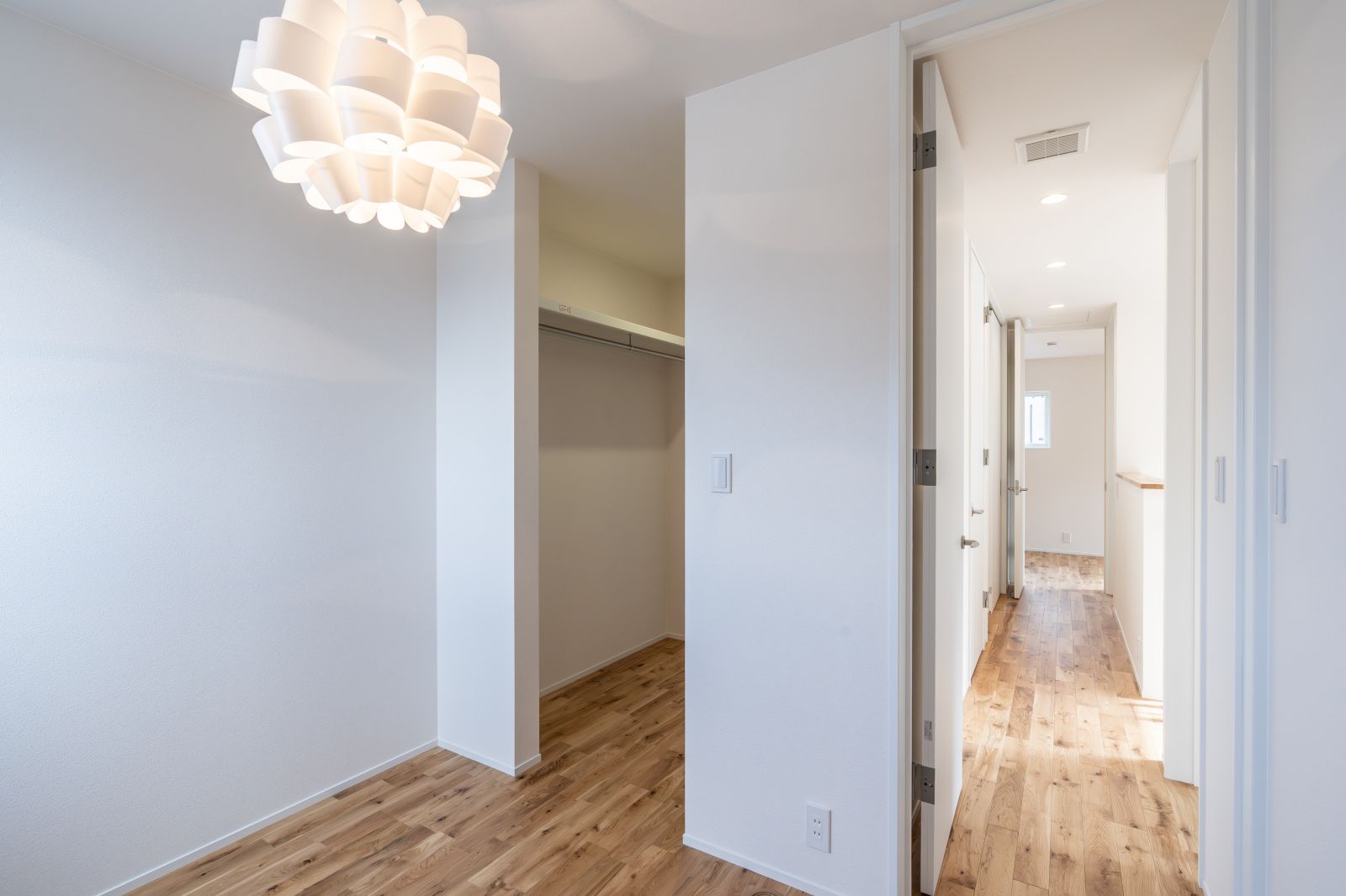 階段・２階・照明