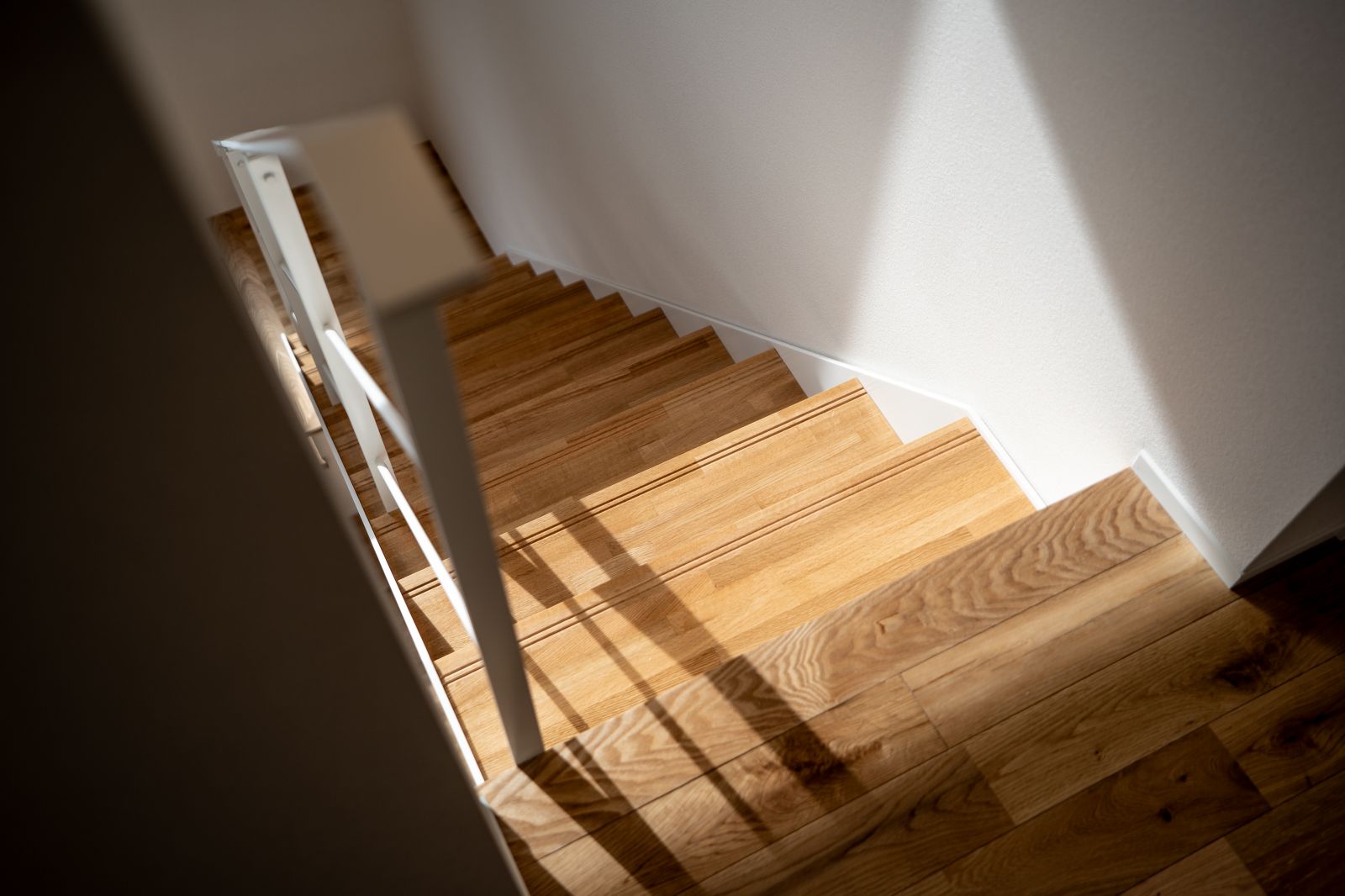 階段・２階・照明