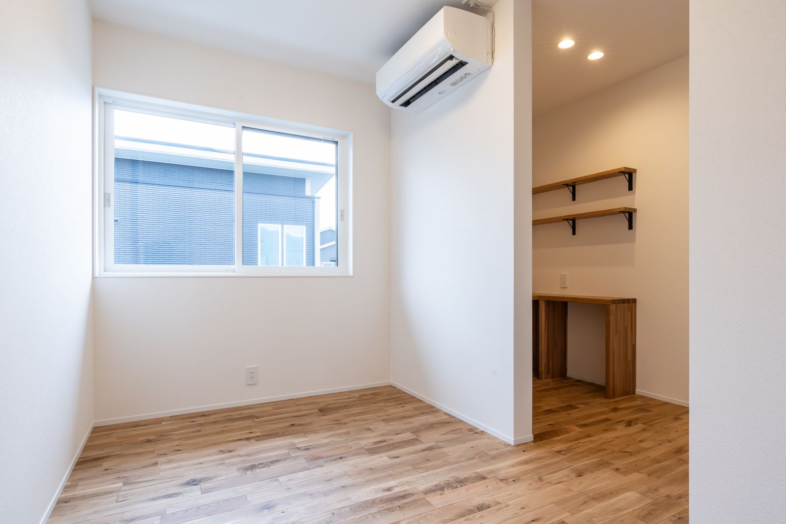 階段・２階・照明