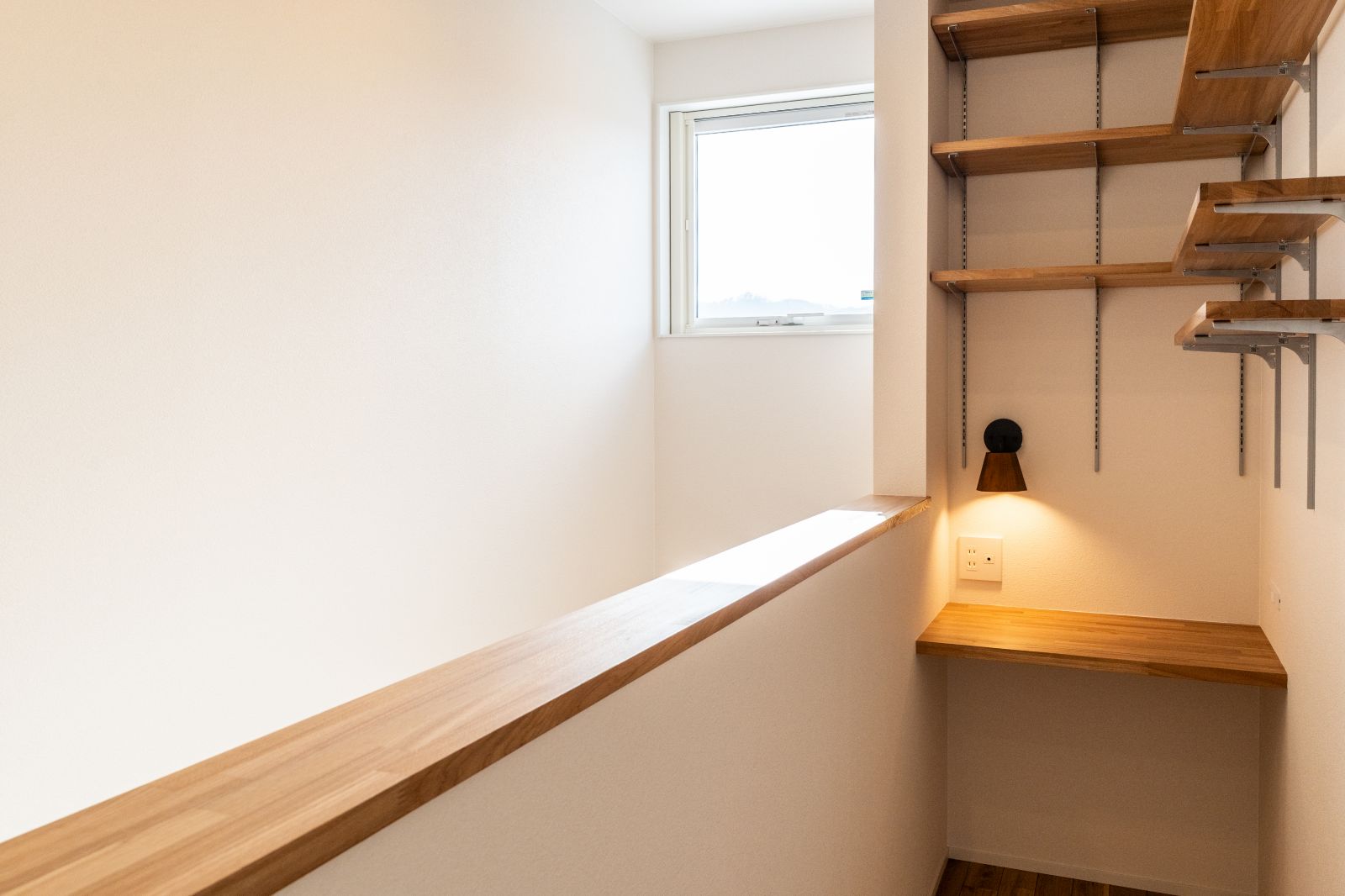 階段・書斎スペース