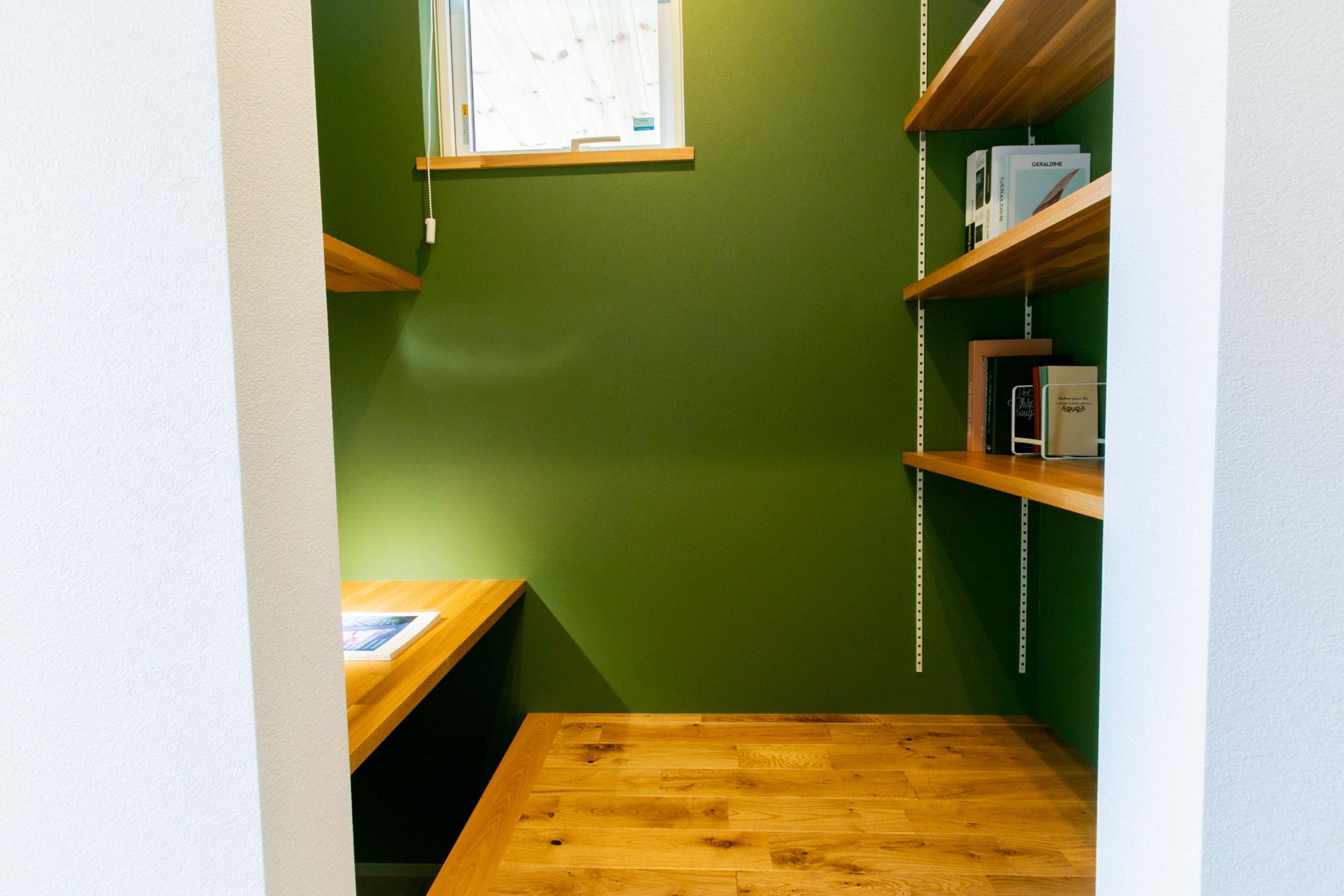 書斎コーナー・寝室