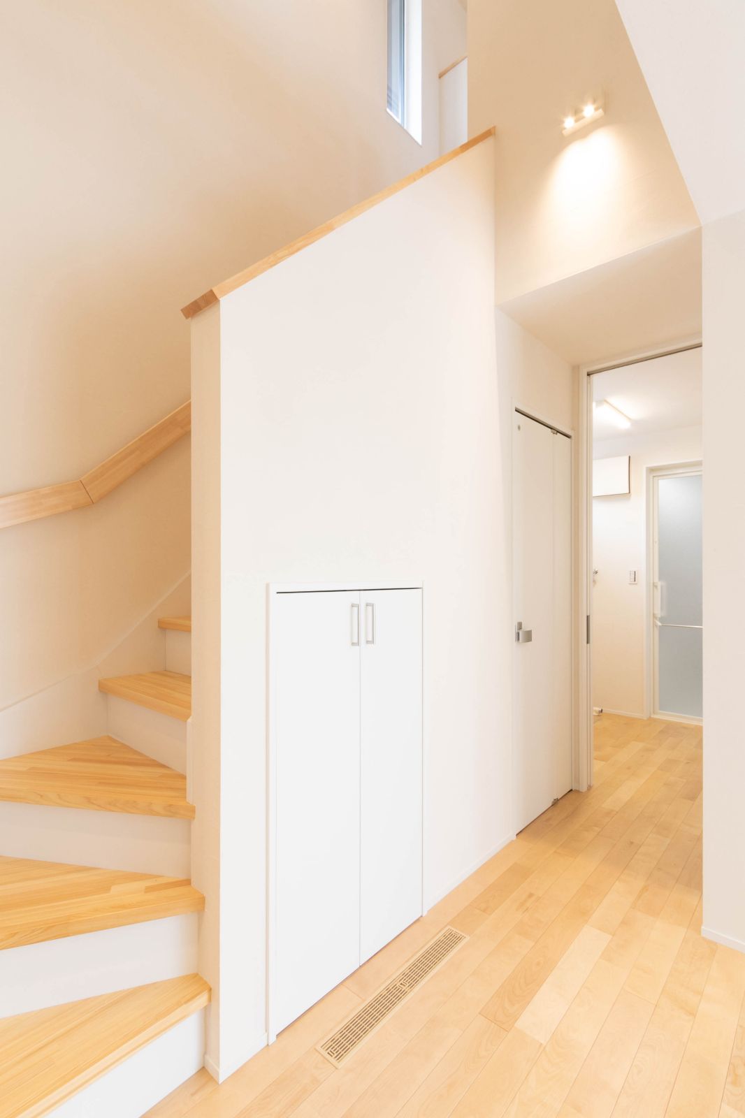 階段下・水周り