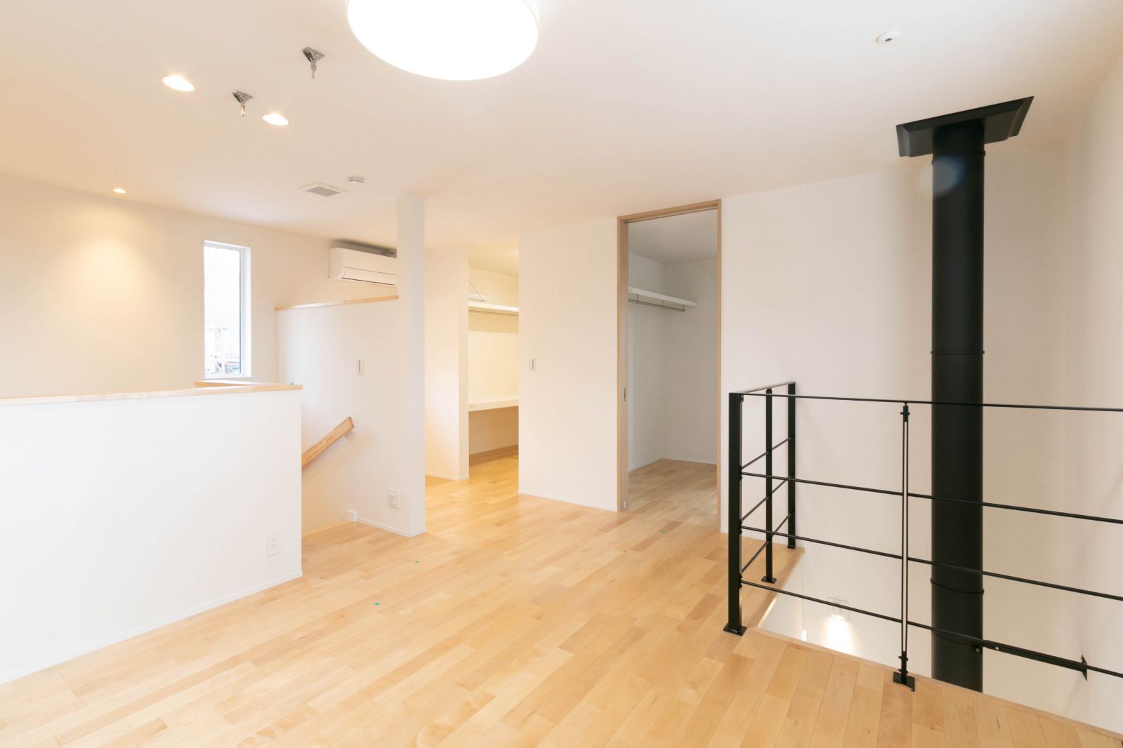 階段・2階スペース