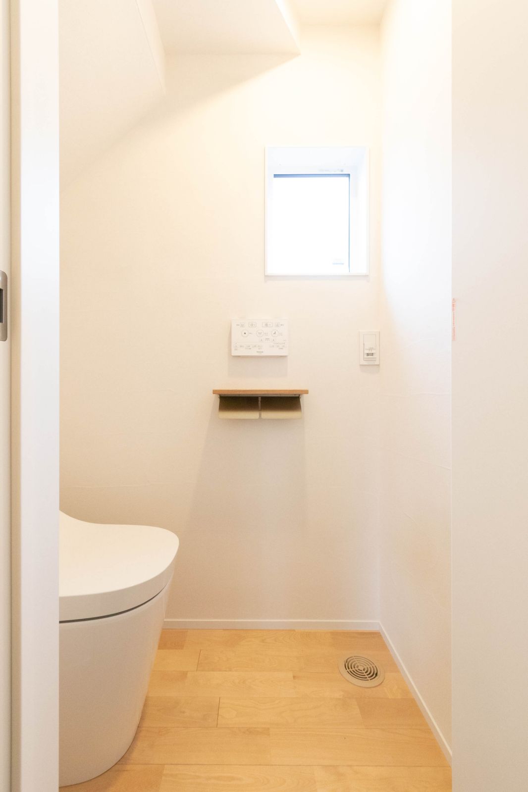 階段下・水周り