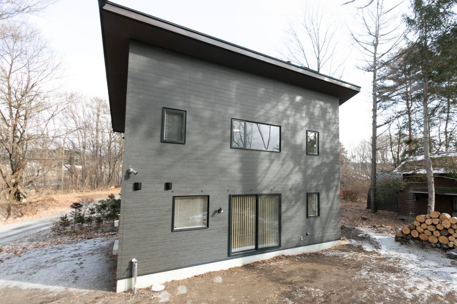 林に生き、木とともに育つ住まい