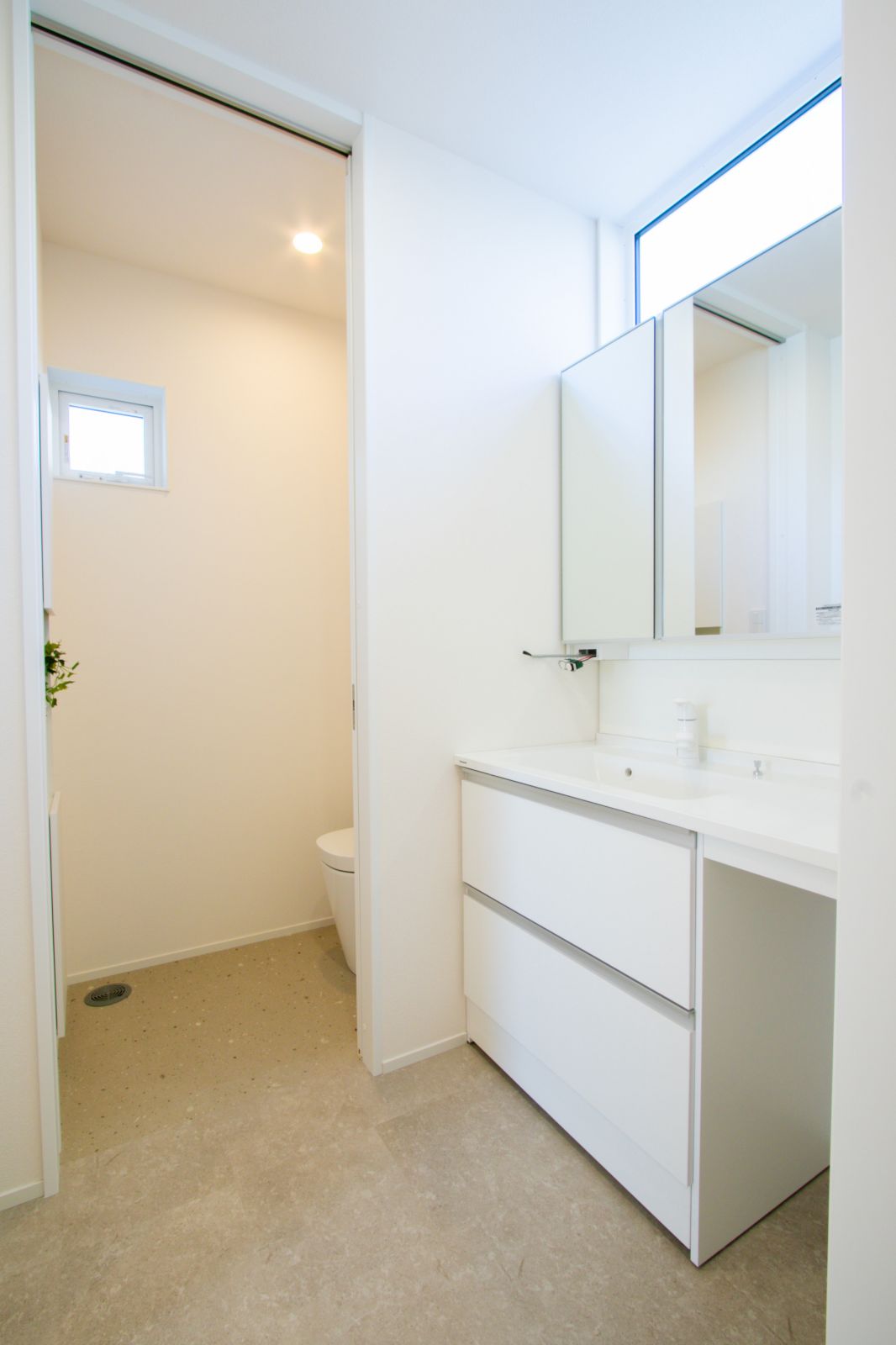 ランドリールーム・寝室・２階